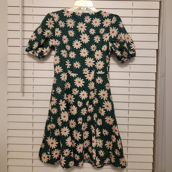 Princess Highway Floral Green Linen Dress With Daisy's. Size 6 Cottagecore! - Picture 6 of 12